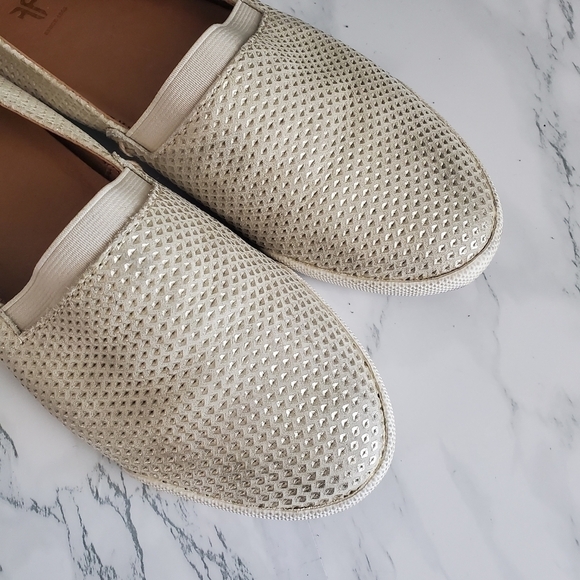 Frye Melanie Diamond Embossed Leather Slip On Loafer Neutral Comfy Boho 6 - Picture 3 of 8